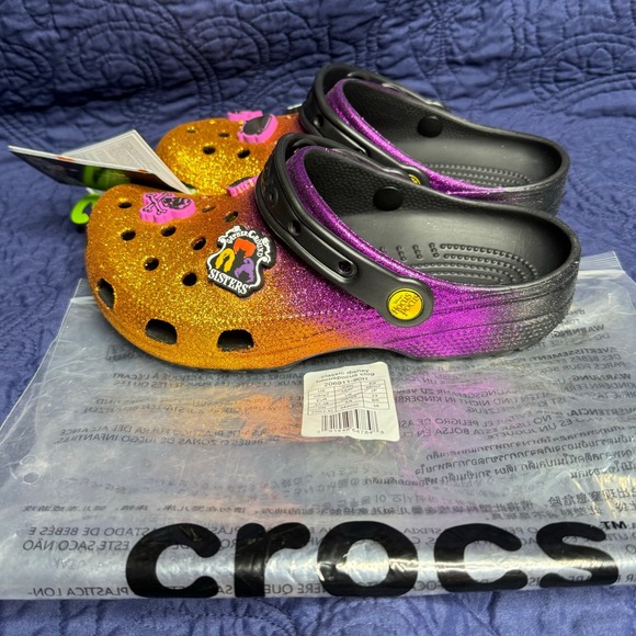 New Crocs Hocus Pocus Sisters Glitter Clogs Women Size 7 Orange Purple Jibbitz - Picture 2 of 4